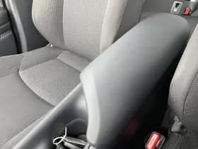 Toyota C-hr thumbnail 41