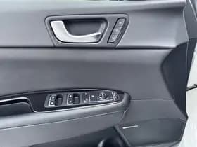 Kia Optima thumbnail 48
