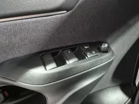 Toyota Yaris-cross thumbnail 25