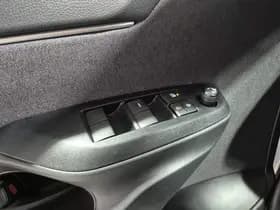 Toyota Yaris-cross thumbnail 60