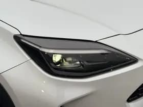 Toyota Yaris-cross thumbnail 3