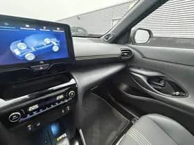 Toyota Yaris-cross thumbnail 100