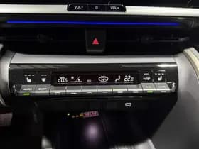 Toyota C-hr thumbnail 61