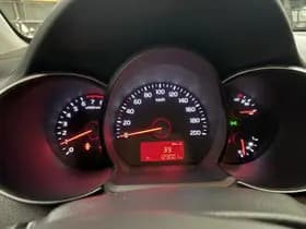 Kia Picanto thumbnail 5