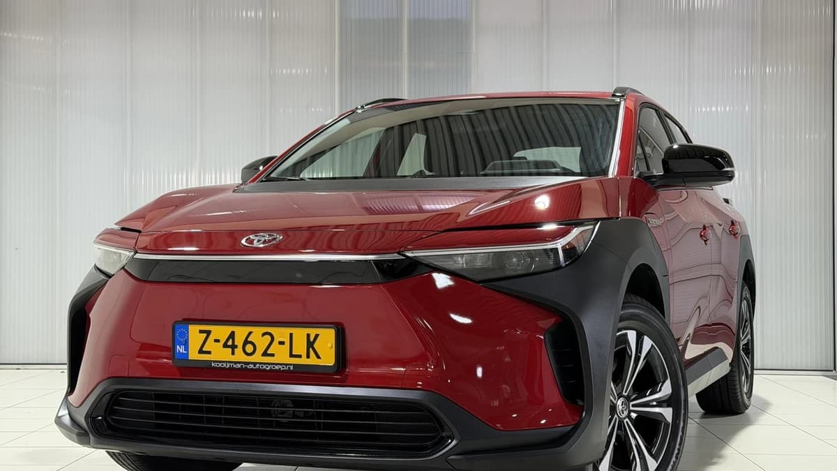 Toyota Bz4x — foto 1