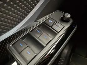 Toyota C-hr thumbnail 41