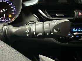 Toyota C-hr thumbnail 8