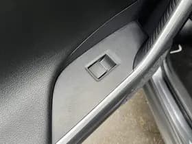 Toyota Rav4 thumbnail 101