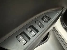 Kia Stonic thumbnail 3