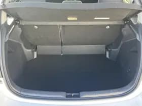 Toyota Yaris thumbnail 10