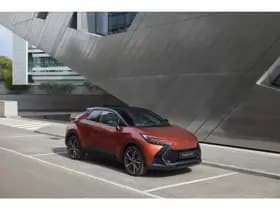 Toyota C-hr thumbnail 2