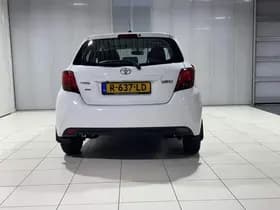 Toyota Yaris thumbnail 17