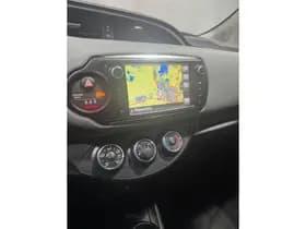 Toyota Yaris thumbnail 7