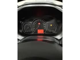 Toyota Yaris thumbnail 8