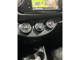 Toyota Yaris thumbnail 10