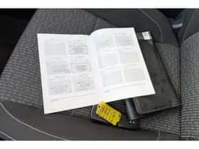 Toyota Auris thumbnail 18