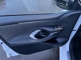 Toyota Yaris thumbnail 18