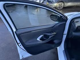 Toyota Yaris thumbnail 56