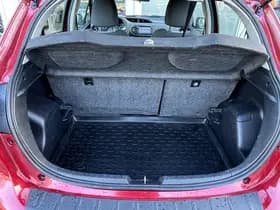 Toyota Yaris thumbnail 50