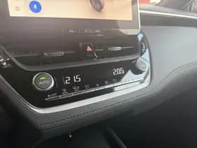 Toyota Corolla-cross thumbnail 18