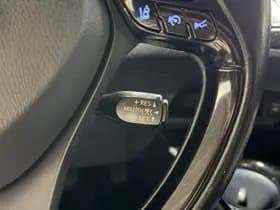Toyota C-hr thumbnail 13