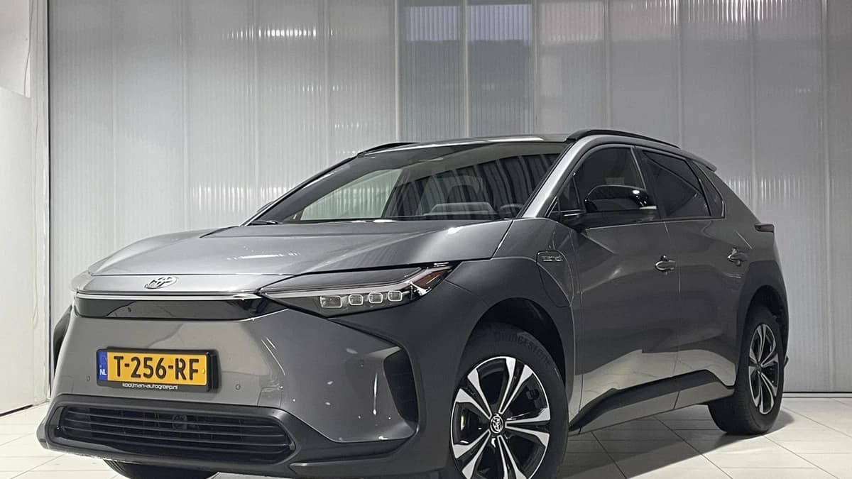 Toyota Bz4x — foto 1