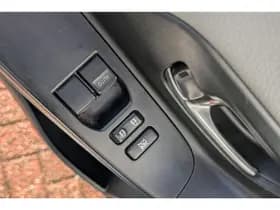 Toyota Yaris thumbnail 17