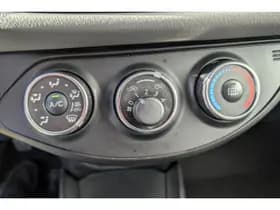 Toyota Yaris thumbnail 26