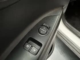 Kia Stonic thumbnail 3