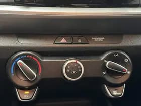 Kia Stonic thumbnail 36