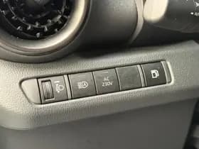 Toyota C-hr thumbnail 13