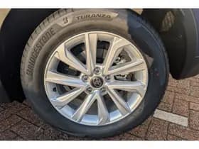 Toyota C-hr thumbnail 6