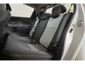 Toyota Yaris thumbnail 11