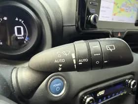 Toyota Yaris thumbnail 8