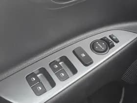 Kia Rio thumbnail 37