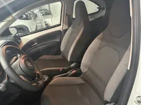 Toyota Aygo thumbnail 2