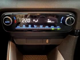 Toyota Yaris thumbnail 13