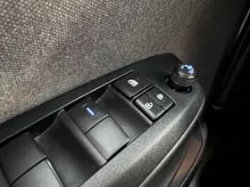 Toyota Yaris thumbnail 17