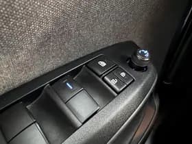 Toyota Yaris thumbnail 43