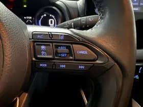 Toyota Yaris thumbnail 6