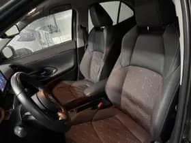 Toyota Yaris-cross thumbnail 2