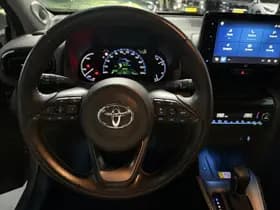 Toyota Yaris-cross thumbnail 3
