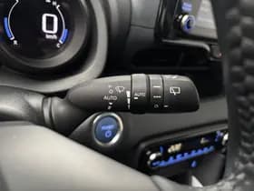 Toyota Yaris thumbnail 12