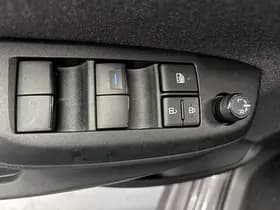 Toyota Yaris thumbnail 37