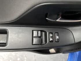 Toyota Yaris thumbnail 12