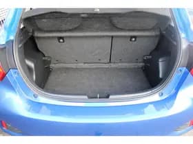 Toyota Yaris thumbnail 9