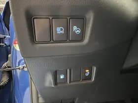 Toyota C-hr thumbnail 4