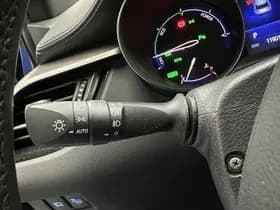 Toyota C-hr thumbnail 6