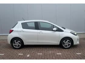 Toyota Yaris thumbnail 12