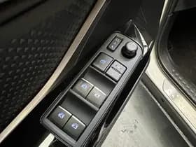 Toyota C-hr thumbnail 32